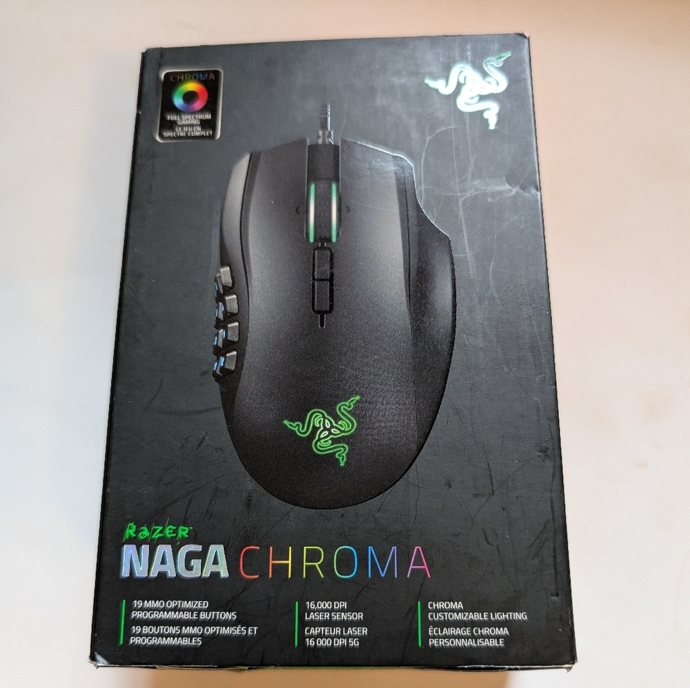 Razer Naga Chroma Gaming Mouse in EUC rare discontinued